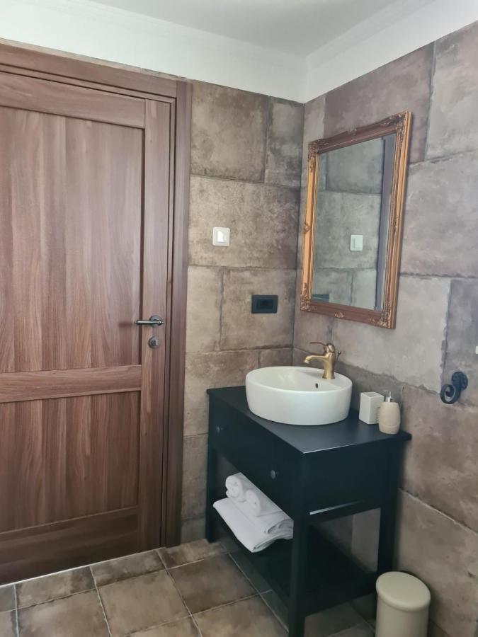 Villa Lulu Kamena Villa S Maslinikom Otok Krk Dobrinj Selo Gostinjac Крк Экстерьер фото