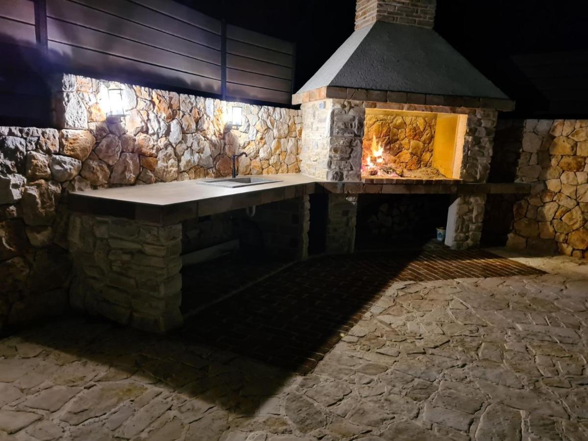 Villa Lulu Kamena Villa S Maslinikom Otok Krk Dobrinj Selo Gostinjac Крк Экстерьер фото