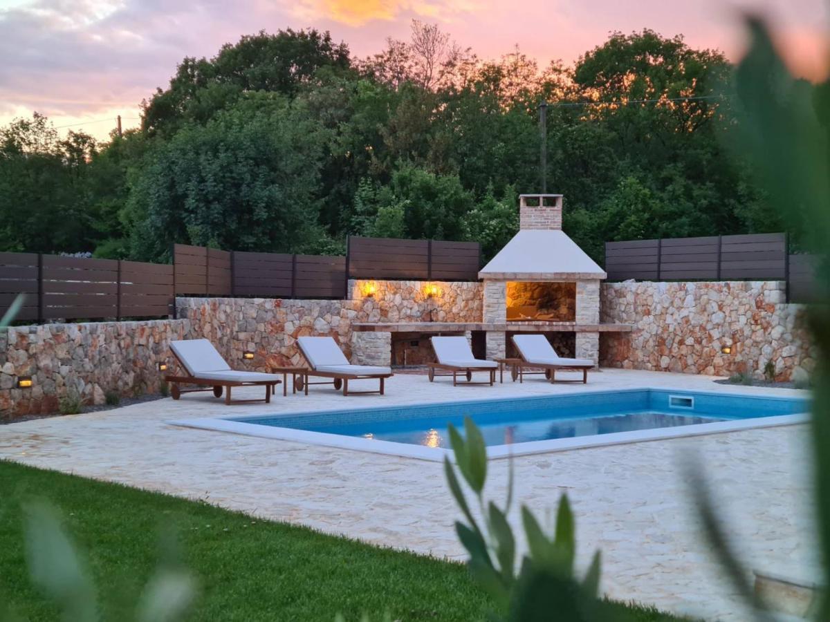 Villa Lulu Kamena Villa S Maslinikom Otok Krk Dobrinj Selo Gostinjac Крк Экстерьер фото