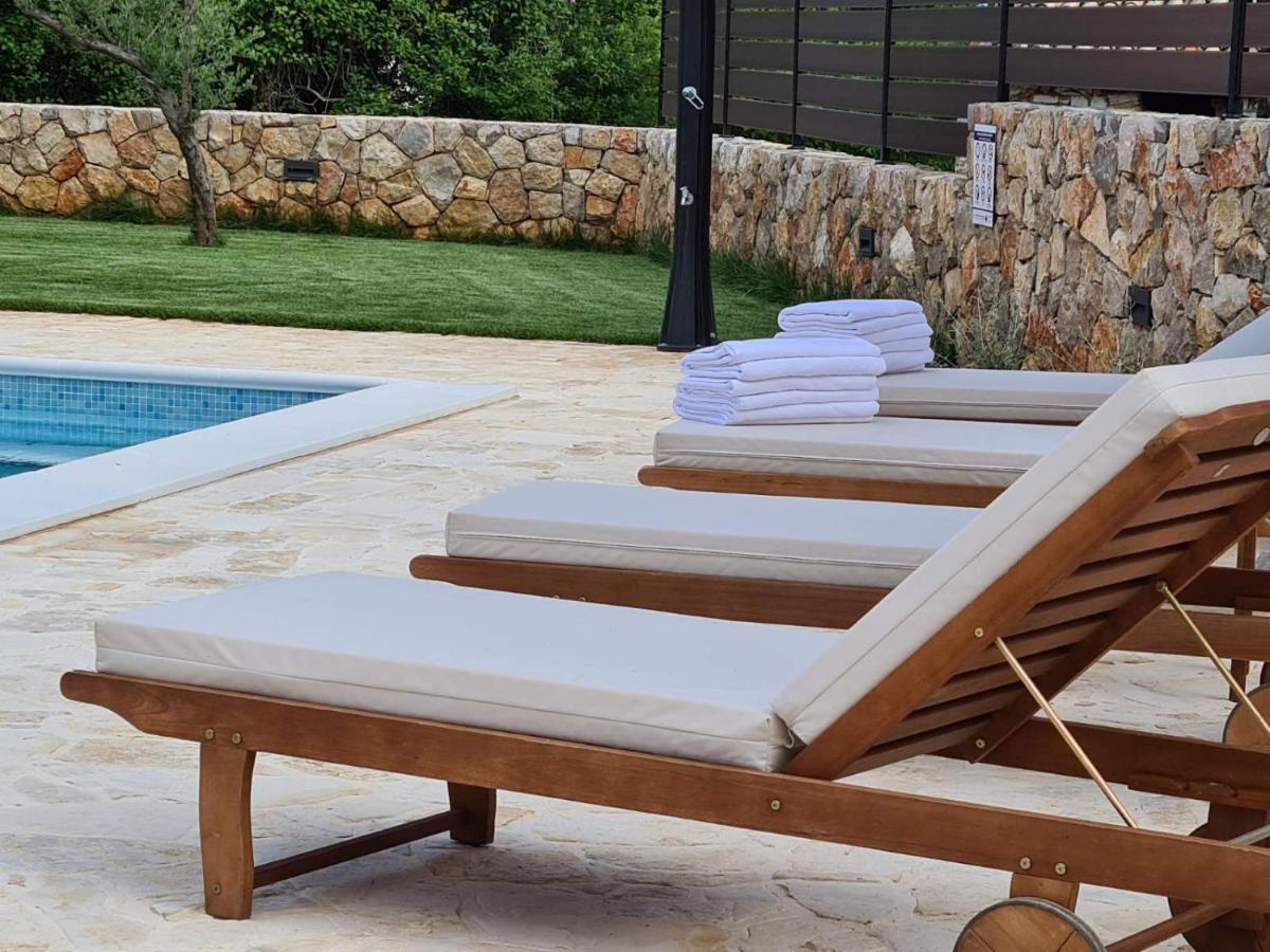 Villa Lulu Kamena Villa S Maslinikom Otok Krk Dobrinj Selo Gostinjac Крк Экстерьер фото