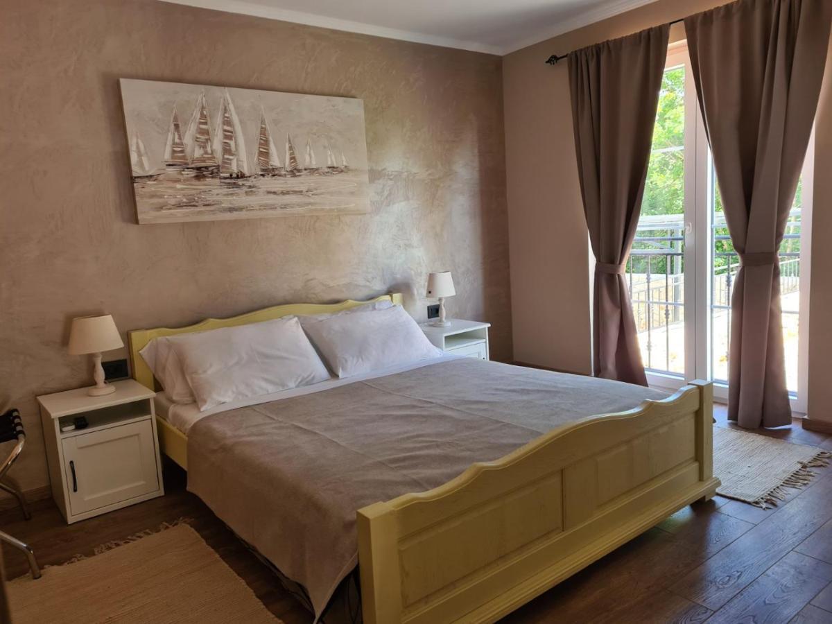 Villa Lulu Kamena Villa S Maslinikom Otok Krk Dobrinj Selo Gostinjac Крк Экстерьер фото