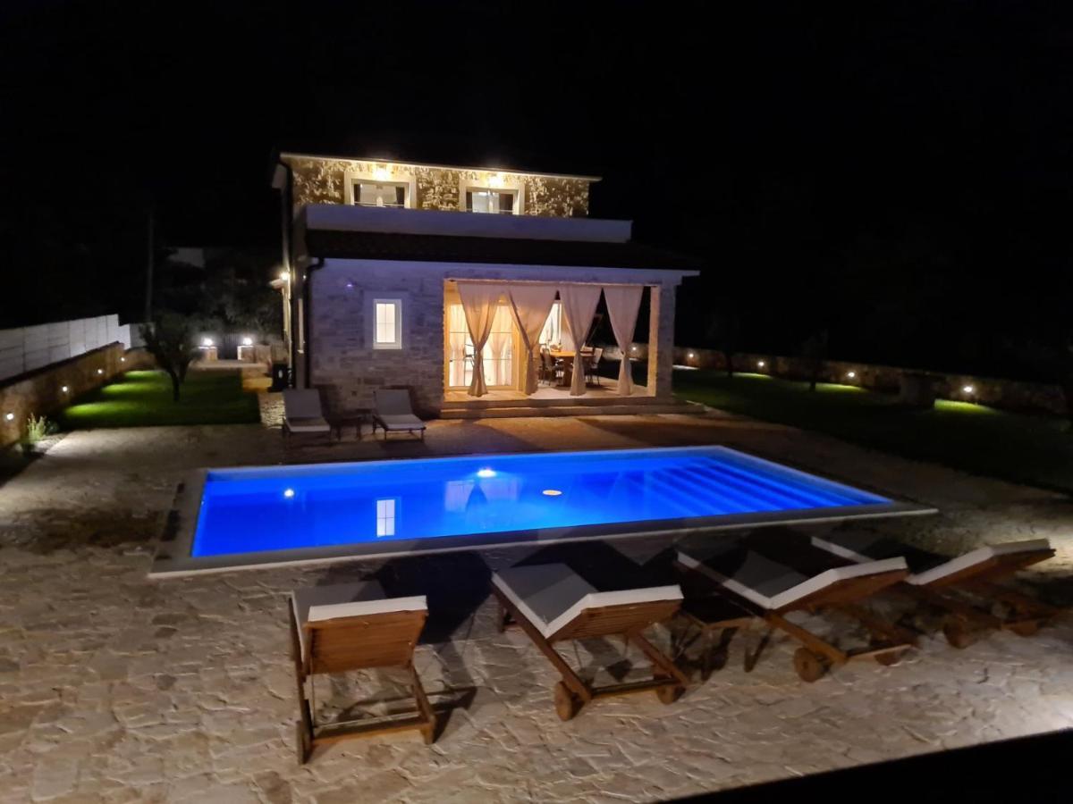 Villa Lulu Kamena Villa S Maslinikom Otok Krk Dobrinj Selo Gostinjac Крк Экстерьер фото