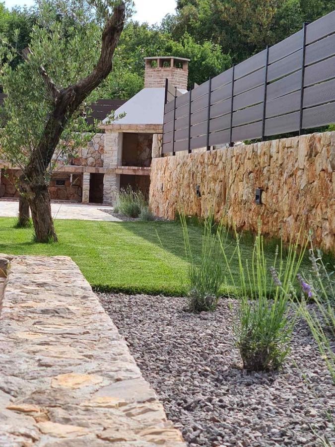 Villa Lulu Kamena Villa S Maslinikom Otok Krk Dobrinj Selo Gostinjac Крк Экстерьер фото